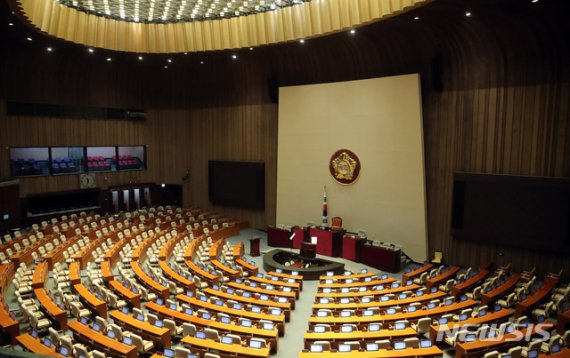 [서울=뉴시스]국회 본회의장 모습. (사진 뉴시스DB)