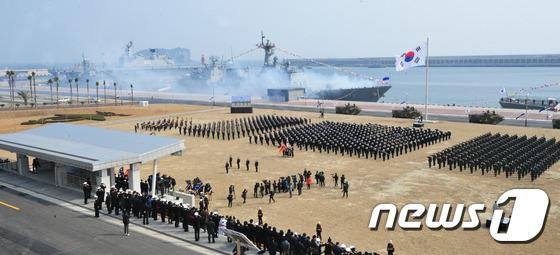 민간인에 뚫린 제주해군기지…해병대 투입 경계 강화