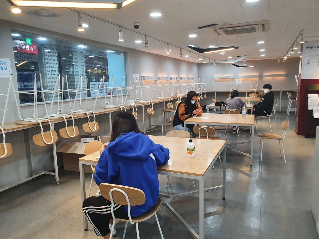 학원·헬스장·노래방 속속 문 열어… 