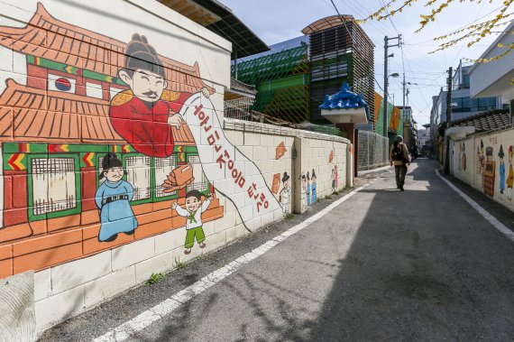 저 길모퉁이 끝엔 뭐가 있을까.. 자꾸만 빠져드는 골목여행