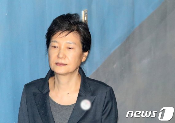 검찰, '국정농단' 박근혜 파기환송심서 징역 35년 구형(종합)