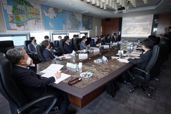 인천경제청은 21일 송도국제도시 국제업무단지 개발 활성화 전략 수립 용역 착수 보고회를 개최했다.