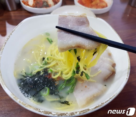 제주 향토음식 고기국수.2020.5.22 /뉴스1© News1