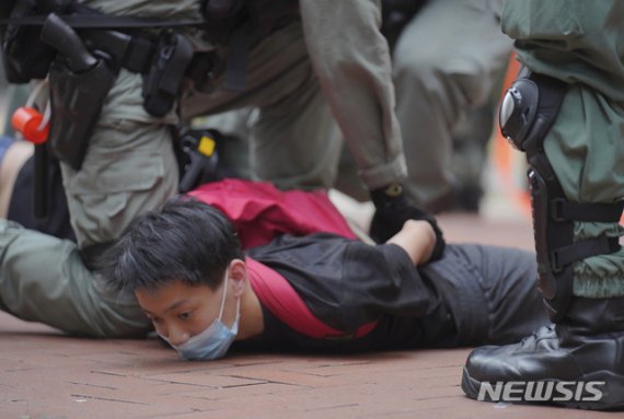 홍콩보안법 놓고 美中, 홍콩 내부 '일촉즉발' 악화