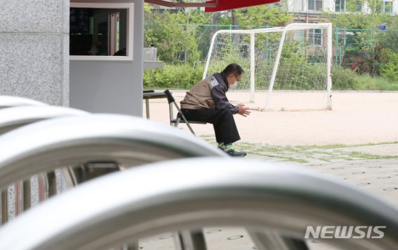 지역감염으로 오늘 서울 111개 유치원·학교 등교 중단