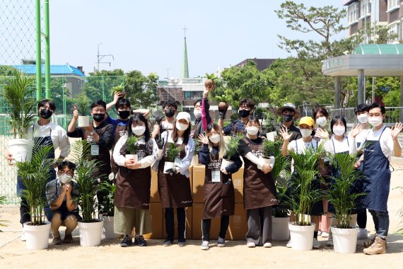 AK플라자, 미세먼지 저감 위한 학교 숲 조성