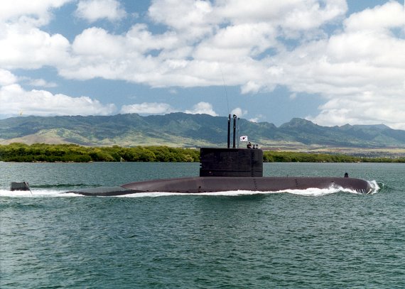 대한민국 잠수함 최초로 무사고 안전항해 30만 마일을 달성한 장보고함(1200톤).