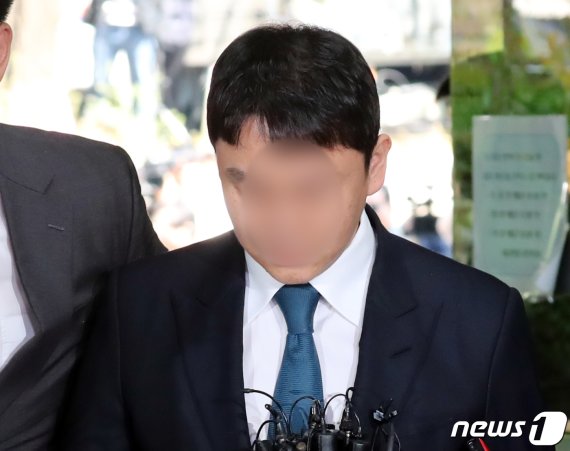 성접대를 알선하고 클럽 '버닝썬'의 수익금을 횡령한 혐의를 받는 유인석 전 유리홀딩스 대표 / 사진=뉴스1