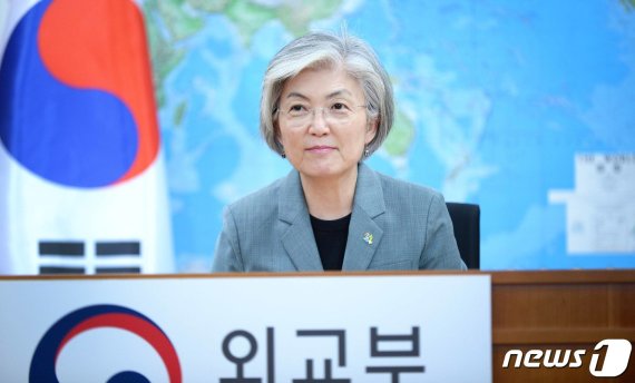 강경화, 주요국 외교장관회의서 K방역 노하우 설명