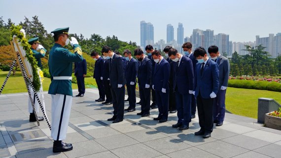 제영광 부산본부세관장, 유엔군 전몰용사 추모