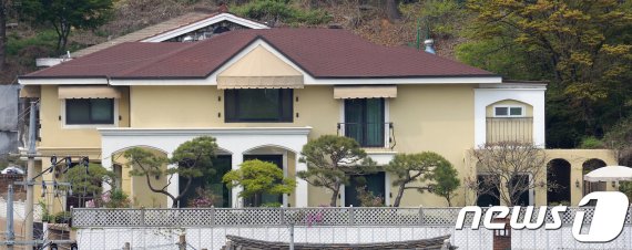 서울 내곡동 박근혜 전 대통령이 매수한 자택. /뉴스1 © News1 김명섭 기자