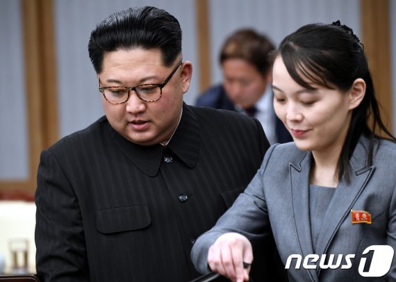 김정은 국무위원장(왼쪽)과 김여정. © News1 한국공동사진기자단
