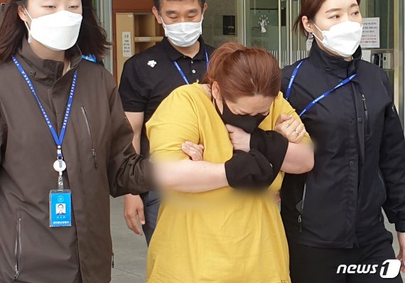 9세 의붓아들이 거짓말을 했다는 이유로 7시간이 넘게 여행용 가방에 가둬 사망에 이르게 한 40대 계모/뉴스1 © News1 김아영 기자