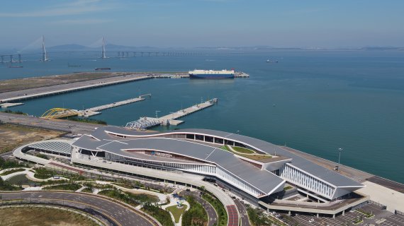 인천항 국제여객터미널 15일 개장