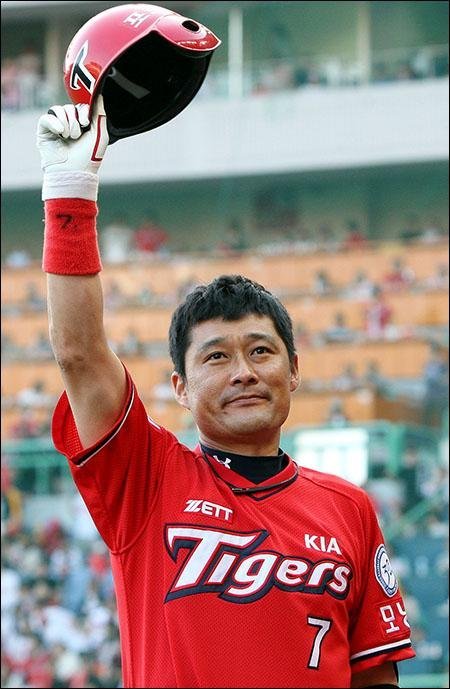 역대 최고 타율 2위를 기록하고 있는 이종범 / 사진=뉴스1