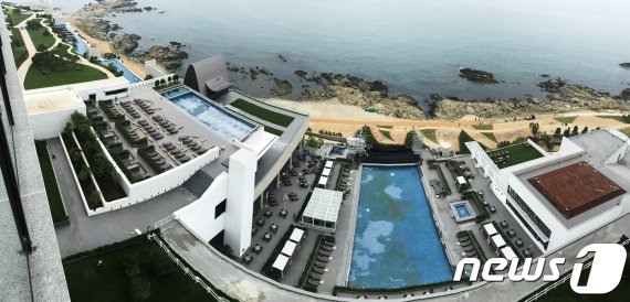 지난 2017년 부산 기장군 동부산 관광단지에 들어선 국내 최대 휴양시설인 '아난티 코브'와 '힐튼 부산' © News1 여주연 기자