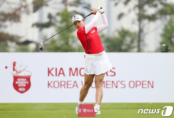 세계 1위 고진영, 기아차 한국여자오픈 첫날 선두..생애 첫 우승 도전