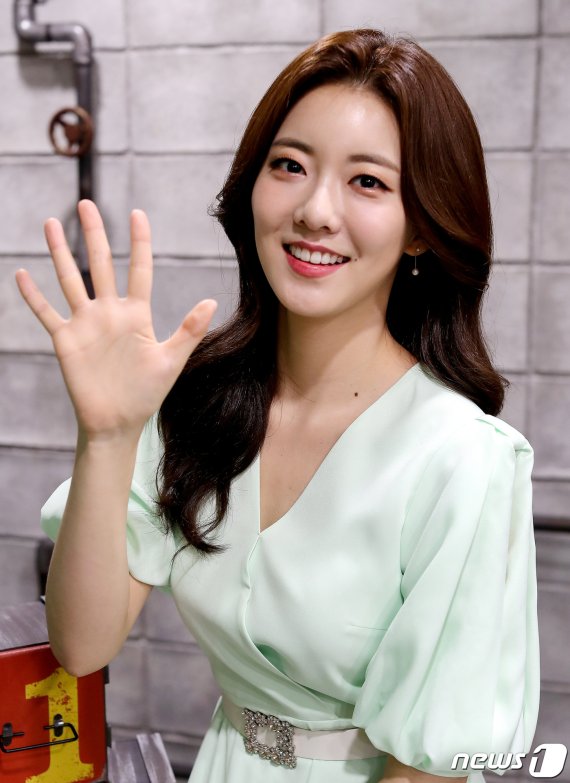 아나운서 김민형이 서울 양천구 목동 SBS 사옥에서 열린 ‘궁금한 이야기 Y’ 10주년 인터뷰를 앞두고 포즈를 취하고 있다. / 뉴스1 © News1 김진환 기자