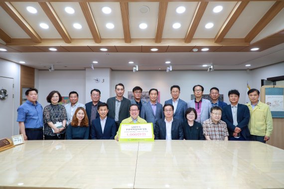 남양주시 주민자치위원회 5일 3번째 착한 기부금 1000만원 전달. 사진제공=남양주시