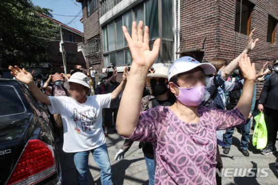 전광훈 사랑제일교회 2차 강제집행 3시간여 대치끝에 중단