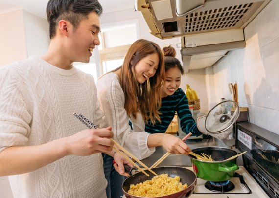 비친족 가구가 급증하고 있다. 사진은 2030세대들이 선호하는 쉐어하우스 모습. /뉴스1