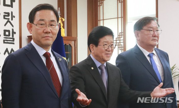 민주당 "더 이상 통합당 안 기다려…3차 추경 반드시 처리"