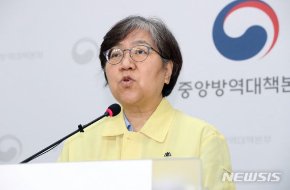 [종합] 코로나19 학교내 감염 확산..확진자 비난 말아야