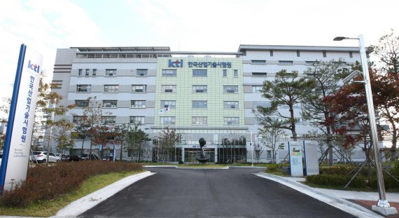 "폐배터리 활성화 앞당긴다" SK온, '팩' 단위 평가방식 개발 추진