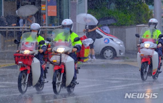 전국 장맛비 대부분 그쳐..강풍 주의해야