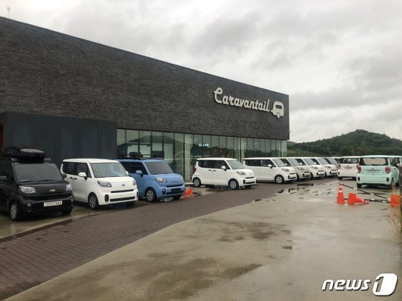 카라반테일 화성전시장에 로디로 변신하기 전 레이가 정렬해 있다. © 뉴스1 문대현 기자