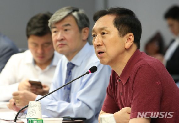 김기현 미래통합당 의원(오른쪽 첫번째)