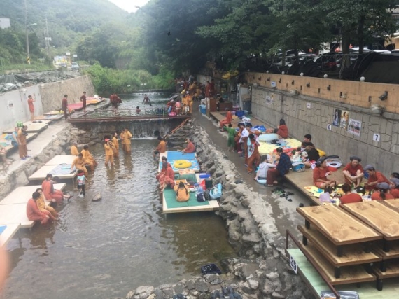 양주 장흥계곡 음식점 장흥참숯가마 앞면. 사진제공=양주시