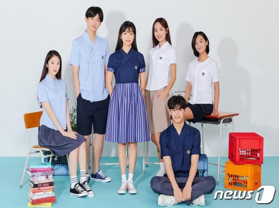 2020년 한복교복 도입 시범사업에서 선보인 한복교복 라인업© 뉴스1