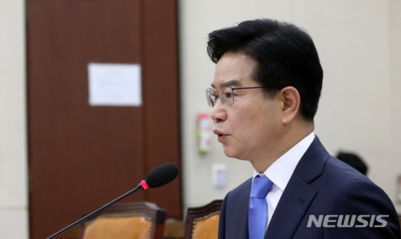 김창룡 "朴시장 '성추행 의혹' 공소권 없음 타당, 수사는 이어간다"