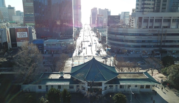 옛 해운대역사 공원화 새 전기...‘기둥만 살린 팔각정 보존’ 잠정 결론