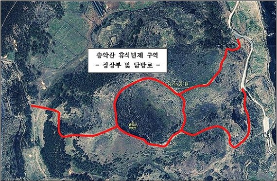 ‘이중 화산체’ 제주도 송악산 정상 등반 통제 "1년 더"