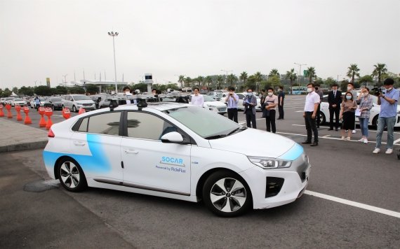 지난 22일 제주공항 주차장에서 열린 C-ITS 기반 ‘자율주행’ 시연.