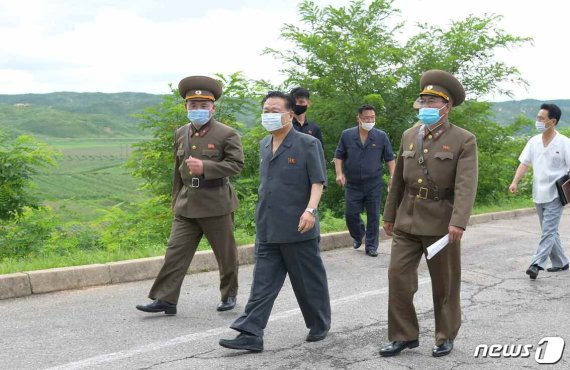 북한 최룡해, '봉쇄' 개성시 시찰…코로나19 방역 실태 점검