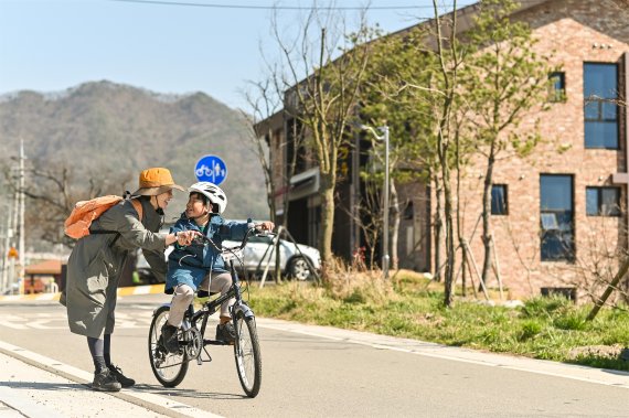 전주한옥마을까지 자전거 투어와 쿠키 만들기 체험이 가능한 전주 원색명화마을