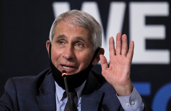 미국 국립알레르기·전염병연구소 소장은 18일(현지시간) 코로나19 백신 효과를 보강하기 위한 부스터샷(추가 접종)의 필요 여부에 대한 판단이 여름 끝날 때쯤이나 가을 초입에 내려질 것이라고 밝혔다. /사진=로이터뉴스1