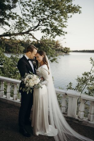 ‘최연소 총리’ 마린 핀란드 女총리, 16년 교제한 연인과 작은 결혼식