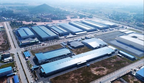 알루코 베트남 타이응우엔 공장. 약 5만3천평 규모 공장에서 폭스바겐과 다임러가 양산 준비중인 전기차용 배터리 팩 하우징을 생산하고 있다. 알루코 제공.