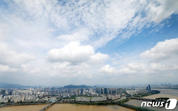 역대 최장 기간 장마 끝나니 폭염...전국 대부분 열대야