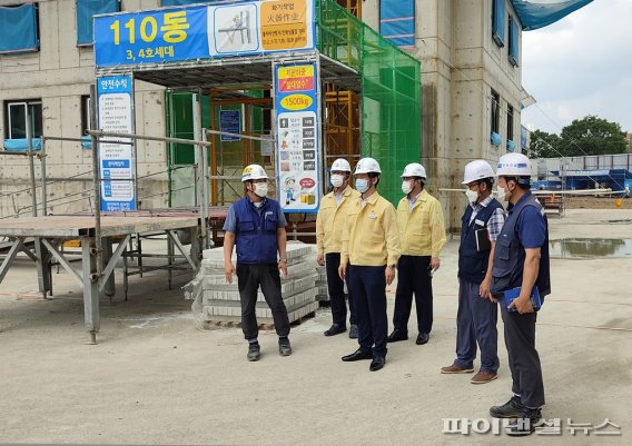 의정부시 부시장 태풍 바비 북상…주택공사장 질주