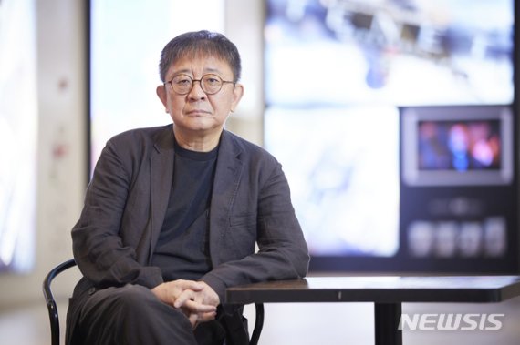 [서울=뉴시스]장률 감독. (사진=(주)인디스토리 제공) 2020.08.26. photo@newsis.com