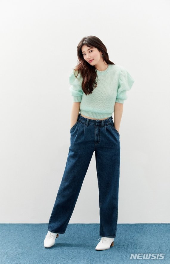 [서울=뉴시스] 배우 겸 가수 수지. (사진 = 게스) photo@newsis.com