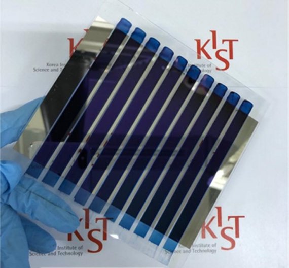 KIST 손해정 박사팀이 새로운 코팅 방법을 활용해 큰 면적의 고효율 유기 태양전지를 만들었다. KIST 제공