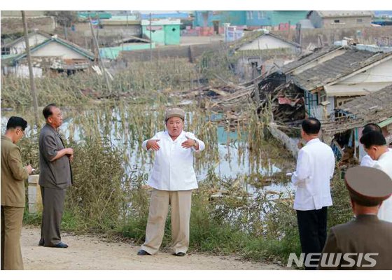 김정은, 태풍 피해에 "평양당원, 피해 복구에 투입"