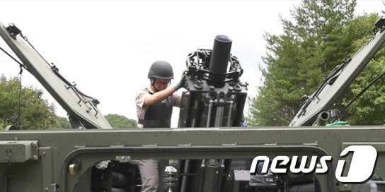 국방부와 방위사업청은 9일 정경두 장관 주재로 제129회 방위사업추진위원회를 화상으로 열고 이같은 내용의 120㎜ 자주박격포 최초양산계획을 심의·의결했다. 사진은 120밀리자주박격포의 포방열.(방위사업청 제공) 2019.6.27/뉴스1 /사진=뉴스1