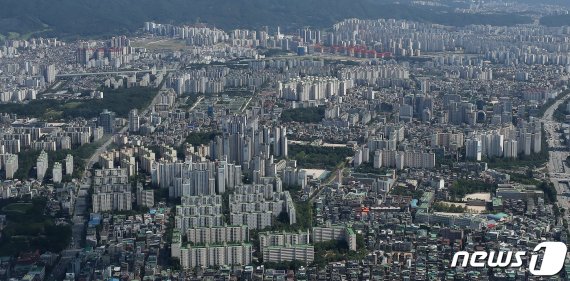 서울 지역 아파트 단지 모습.© News1 김진환 기자